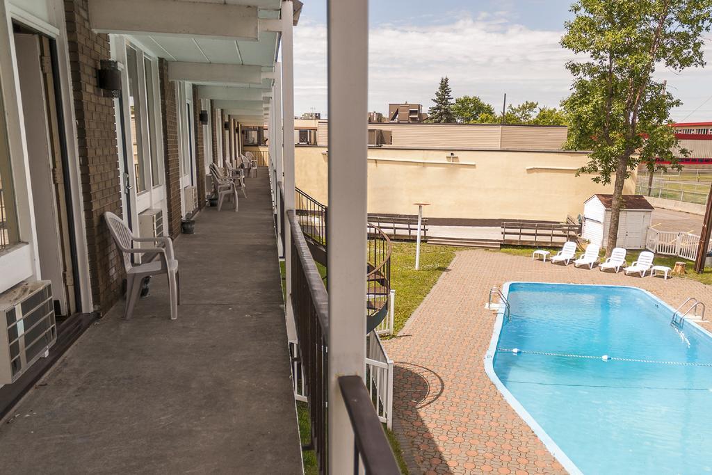 Motel Labarre Longueuil Exterior foto